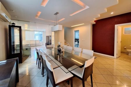 Casa à venda com 334m², 4 quartos e 3 vagasSala 2