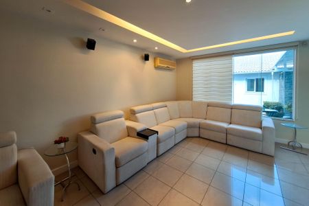 Casa à venda com 334m², 4 quartos e 3 vagasSala 3