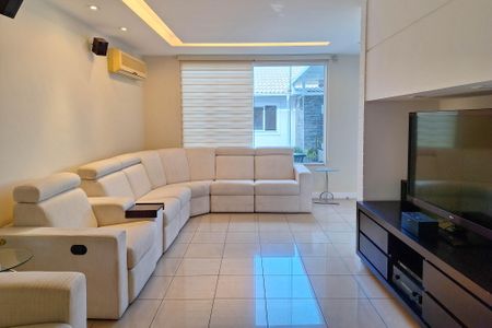 Casa à venda com 334m², 4 quartos e 3 vagasSala 3