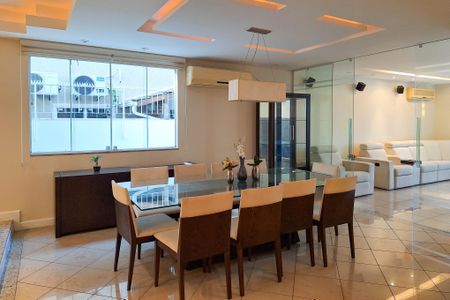 Casa à venda com 334m², 4 quartos e 3 vagasSala 2