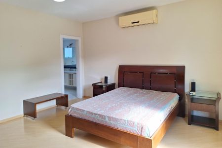 Casa à venda com 334m², 4 quartos e 3 vagasSuíte 3