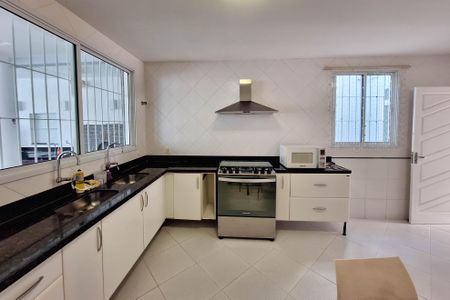 Casa à venda com 334m², 4 quartos e 3 vagasCozinha