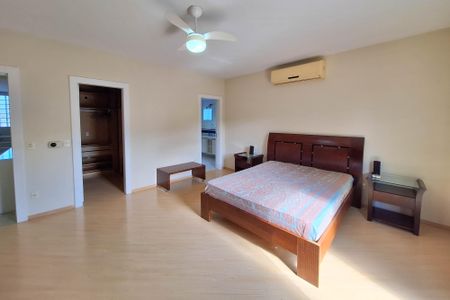 Casa à venda com 334m², 4 quartos e 3 vagasSuíte 3