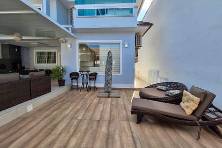 Casa à venda com 334m², 4 quartos e 3 vagasÁrea comum