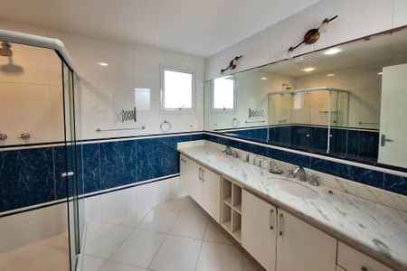 Casa à venda com 334m², 4 quartos e 3 vagasBanheiro da Suíte 3
