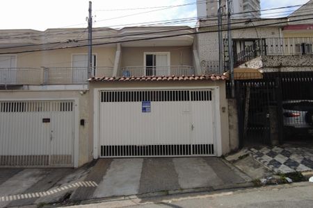 Casa à venda com 120m², 2 quartos e 2 vagasFachada