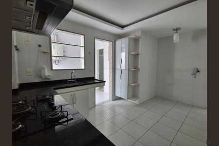 Apartamento para alugar com 178m², 3 quartos e 3 vagasCozinha