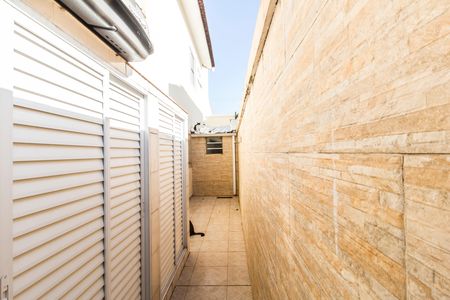 Casa de condomínio à venda com 390m², 4 quartos e 2 vagasCorredor Externa