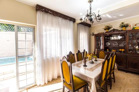 Casa de condomínio à venda com 390m², 4 quartos e 2 vagasSala de Jantar