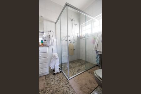 Casa de condomínio à venda com 390m², 4 quartos e 2 vagasBanheiro da Suíte 1