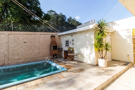 Casa de condomínio à venda com 390m², 4 quartos e 2 vagasVista da Sala de TV