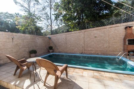 Casa de condomínio à venda com 390m², 4 quartos e 2 vagasVista da Sala de TV