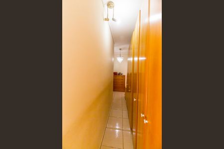 Casa de condomínio à venda com 390m², 4 quartos e 2 vagasCorredor