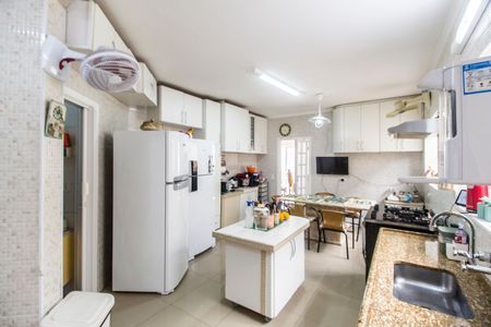 Casa de condomínio à venda com 390m², 4 quartos e 2 vagasCozinha