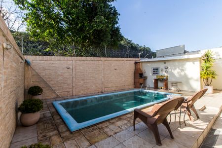 Casa de condomínio à venda com 390m², 4 quartos e 2 vagasPiscina