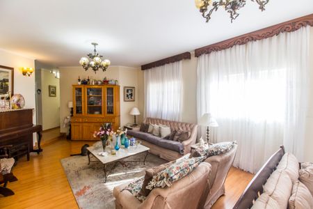 Casa de condomínio à venda com 390m², 4 quartos e 2 vagasSala