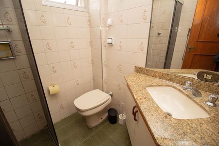 Apartamento à venda com 52m², 2 quartos e 1 vaga Apartamento à venda com 52m², 2 quartos e 1 vagaBanheiro