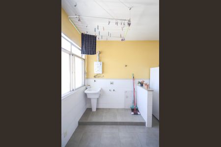 Apartamento à venda com 130m², 3 quartos e 1 vagaÁrea de Serviço