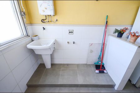 Apartamento à venda com 130m², 3 quartos e 1 vagaÁrea de Serviço