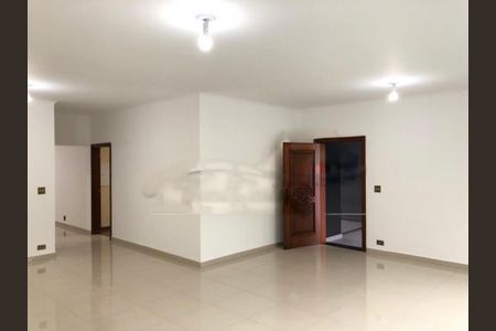 Casa à venda com 3 quartos, 290m² em Vila Olímpia, São Paulo