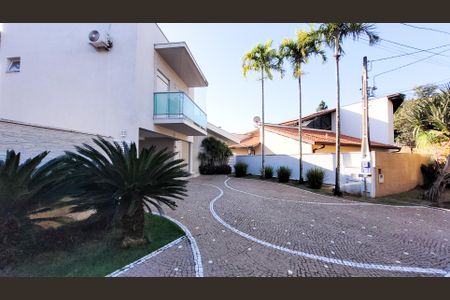 Casa de condomínio para alugar com 377m², 3 quartos e 2 vagasFachada