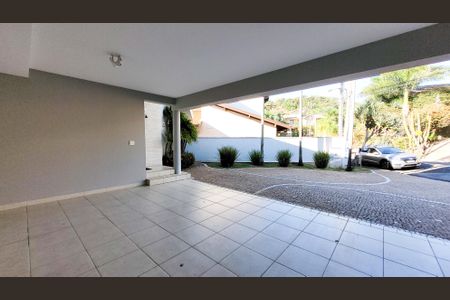 Casa de condomínio para alugar com 377m², 3 quartos e 2 vagasGaragem