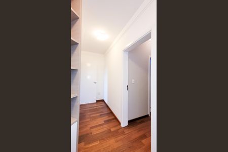 Casa de condomínio para alugar com 377m², 3 quartos e 2 vagasEscritório