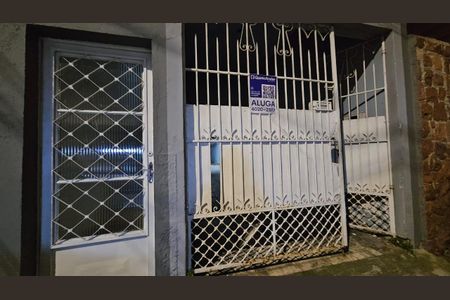 Casa para alugar com 40m², 1 quarto e sem vaga Casa para alugar com 40m², 1 quarto e sem vagaFachada