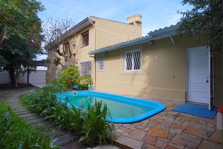 Casa à venda com 252m², 4 quartos e 2 vagasQuintal - Piscina