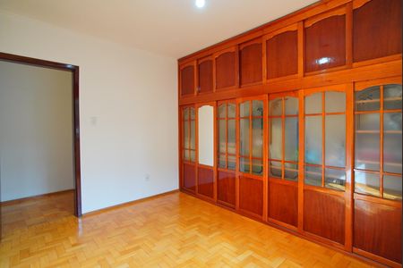 Casa à venda com 252m², 4 quartos e 2 vagasQuarto 3 - Segundo Andar