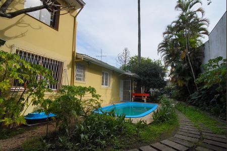 Casa à venda com 252m², 4 quartos e 2 vagasQuintal - Piscina