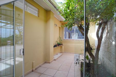 Casa à venda com 252m², 4 quartos e 2 vagasJardim de Inverno