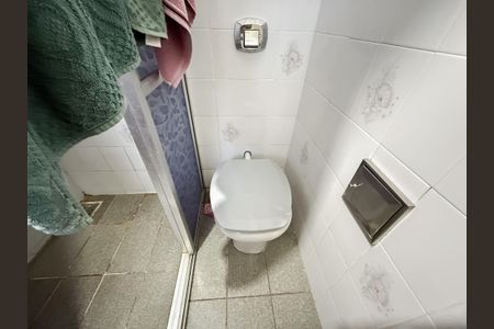 Casa à venda com 380m², 3 quartos e 3 vagasBanheiro Suíte 1