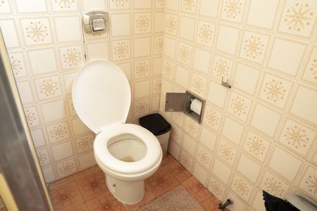 Casa à venda com 380m², 3 quartos e 3 vagasBanheiro 2