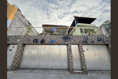 Casa à venda com 380m², 3 quartos e 3 vagasFachada