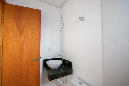 Apartamento à venda com 79m², 2 quartos e 1 vaga Apartamento à venda com 79m², 2 quartos e 1 vagaBanheiro social