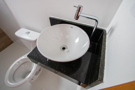 Apartamento à venda com 79m², 2 quartos e 1 vaga Apartamento à venda com 79m², 2 quartos e 1 vagaBanheiro do quarto 1