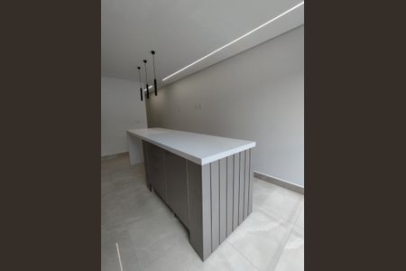 Casa à venda com 190m², 4 quartos e 2 vagasCozinha - Armários