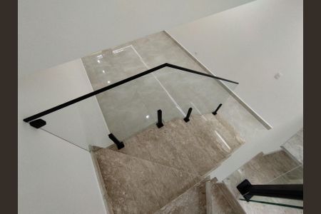 Casa à venda com 190m², 4 quartos e 2 vagasEscada 