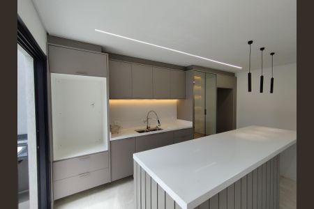 Casa à venda com 190m², 4 quartos e 2 vagasCozinha - Armários