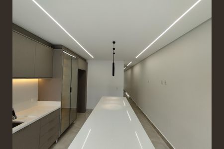 Casa à venda com 190m², 4 quartos e 2 vagasCozinha - Armários