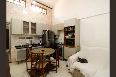 Casa à venda com 122m², 2 quartos e 2 vagasSala/Cozinha