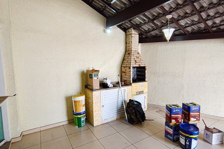 Casa de condomínio à venda com 180m², 4 quartos e 2 vagas Casa de condomínio à venda com 180m², 4 quartos e 2 vagasÁrea de Serviço e Área de Lazer