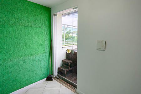 Casa de condomínio à venda com 180m², 4 quartos e 2 vagas Casa de condomínio à venda com 180m², 4 quartos e 2 vagasSala