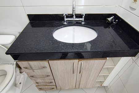 Casa de condomínio à venda com 180m², 4 quartos e 2 vagas Casa de condomínio à venda com 180m², 4 quartos e 2 vagasBanheiro da Suíte 1