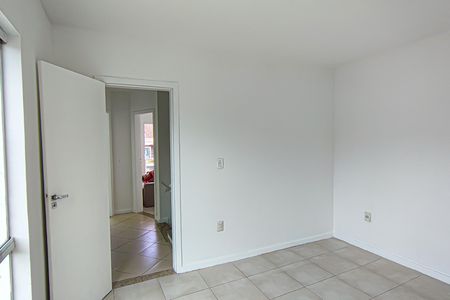 Casa de condomínio à venda com 180m², 4 quartos e 2 vagas Casa de condomínio à venda com 180m², 4 quartos e 2 vagasSuíte 1