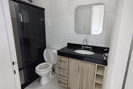 Casa de condomínio à venda com 180m², 4 quartos e 2 vagas Casa de condomínio à venda com 180m², 4 quartos e 2 vagasBanheiro da Suíte 1