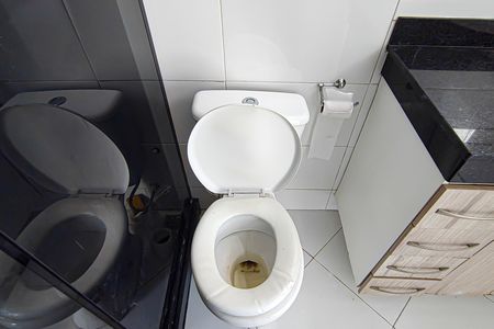 Casa de condomínio à venda com 180m², 4 quartos e 2 vagas Casa de condomínio à venda com 180m², 4 quartos e 2 vagasBanheiro da Suíte 1