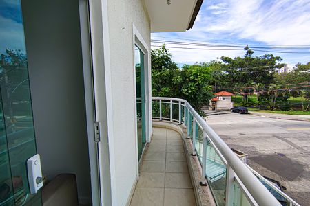 Casa de condomínio à venda com 180m², 4 quartos e 2 vagas Casa de condomínio à venda com 180m², 4 quartos e 2 vagasVaranda do Quarto 2