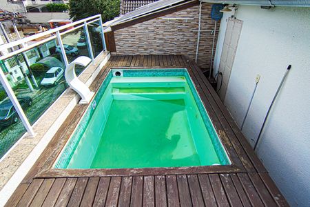 Casa de condomínio à venda com 180m², 4 quartos e 2 vagas Casa de condomínio à venda com 180m², 4 quartos e 2 vagasÁrea Gourmet